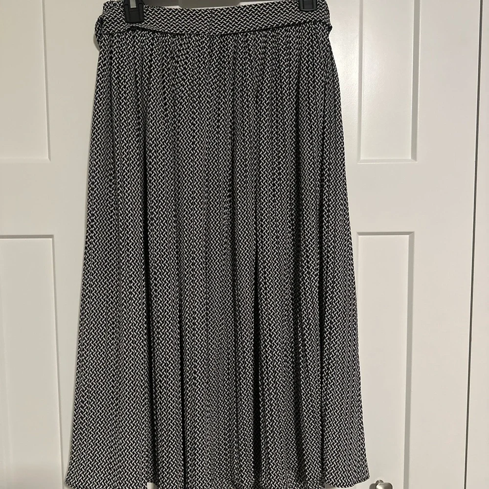 Alice Blue  Black and White Women's‎ Pleated Skirt Size XL